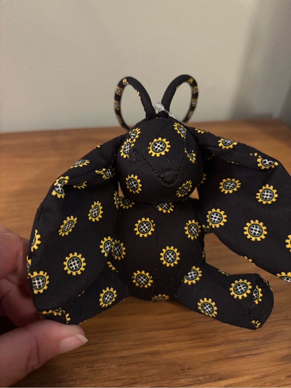Vera Bradley UO Exclusive 3D Bunny Bag Charm retired patterned yellow sunflowers - Picture 10 of 12